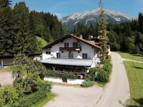 Hill view Apartment in Scheffau with Terracer